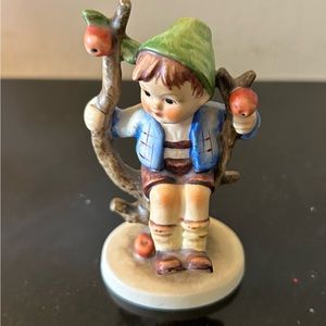 Vintage Goebel Hummel "Apple Tree Boy" #142 3/0 TM 3 Figurine 4"